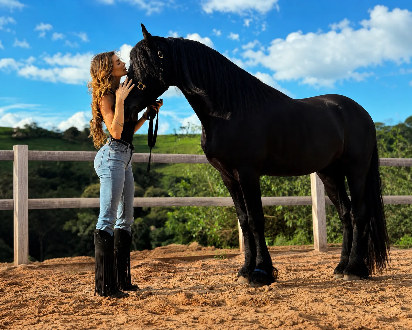 Cliente Criativa Vogue em ambiente cowgirl com cavalo preto